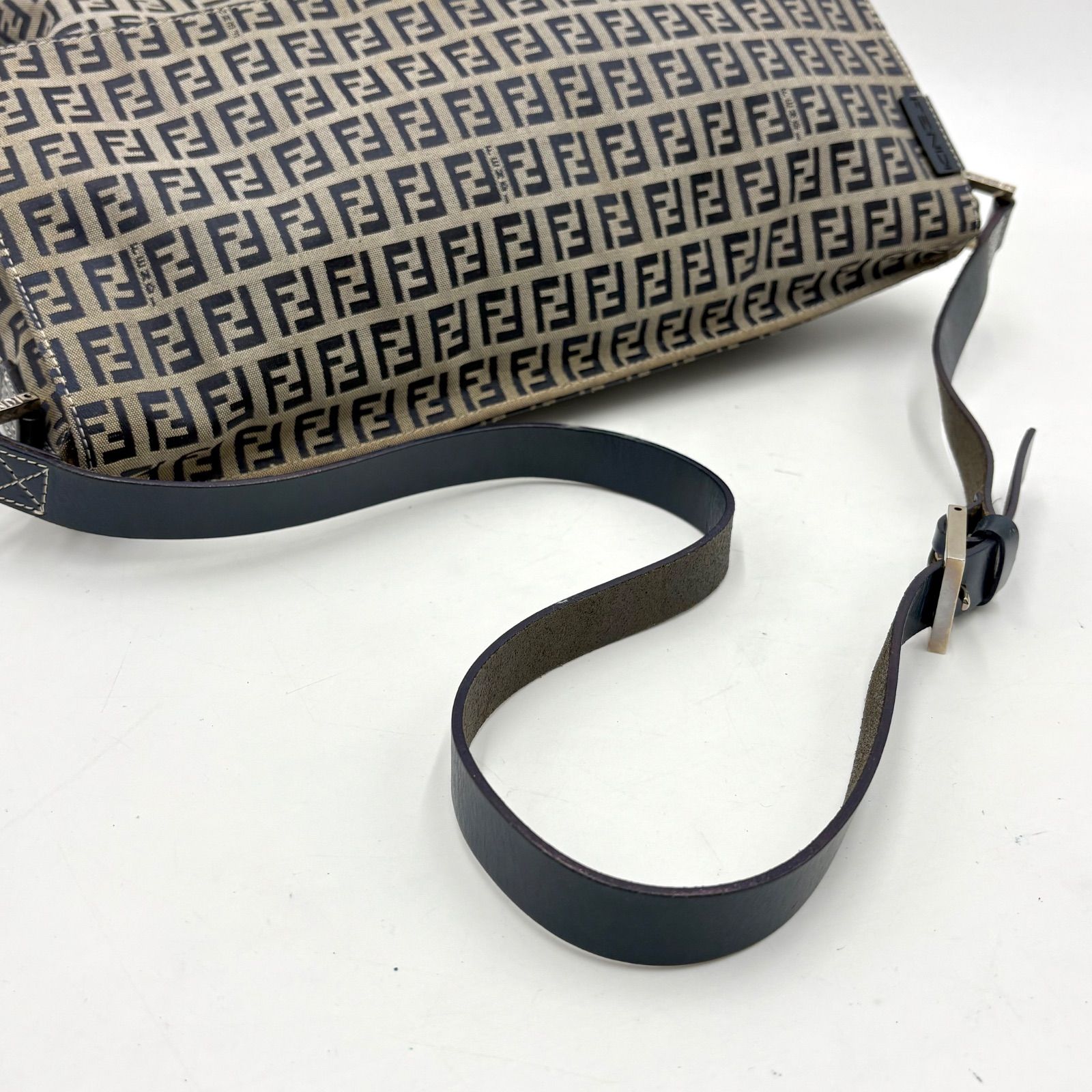 美品◎FENDI フェンディ ズッキーノ柄 ショルダーバッグ キャンバス 