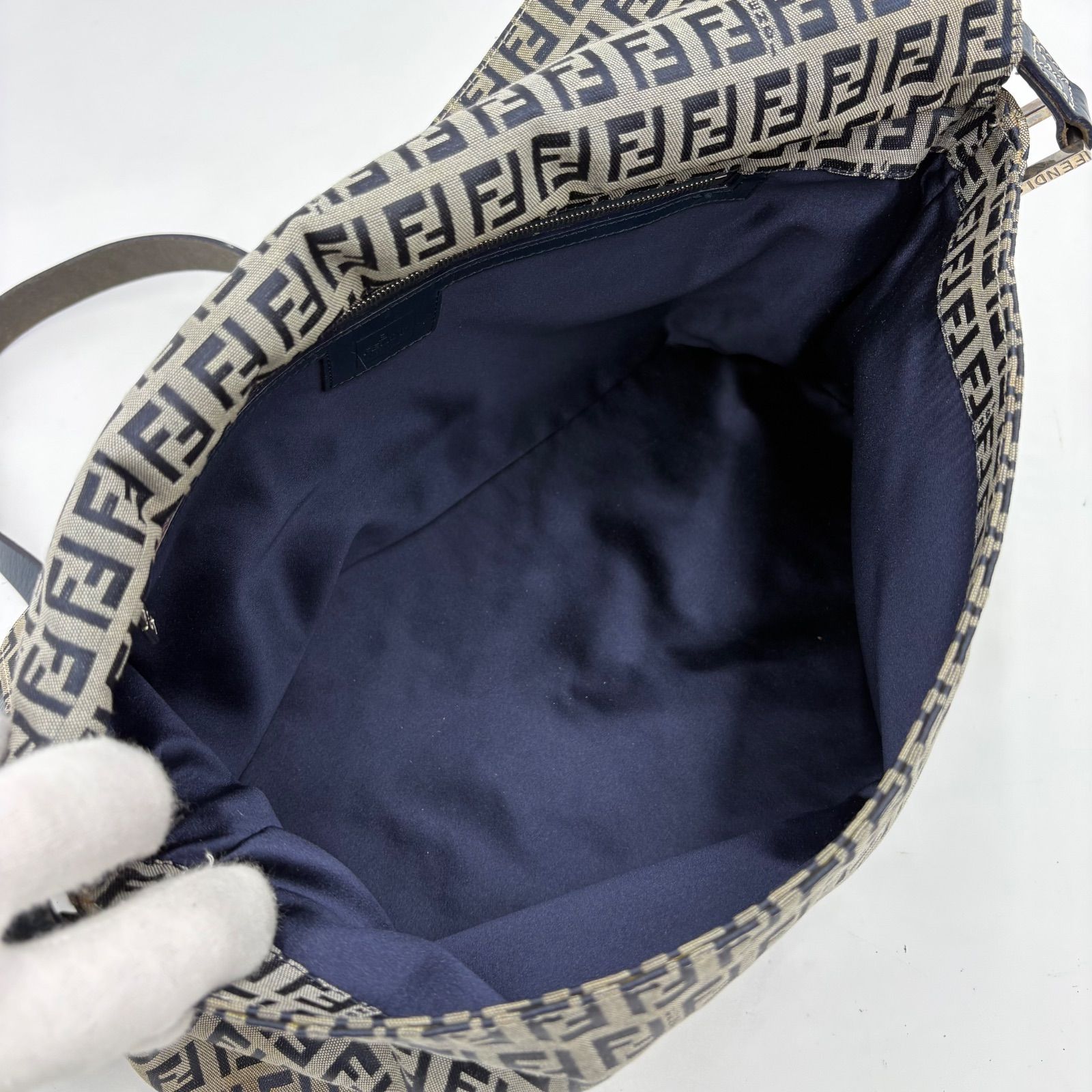 美品◎FENDI フェンディ ズッキーノ柄 ショルダーバッグ キャンバス 