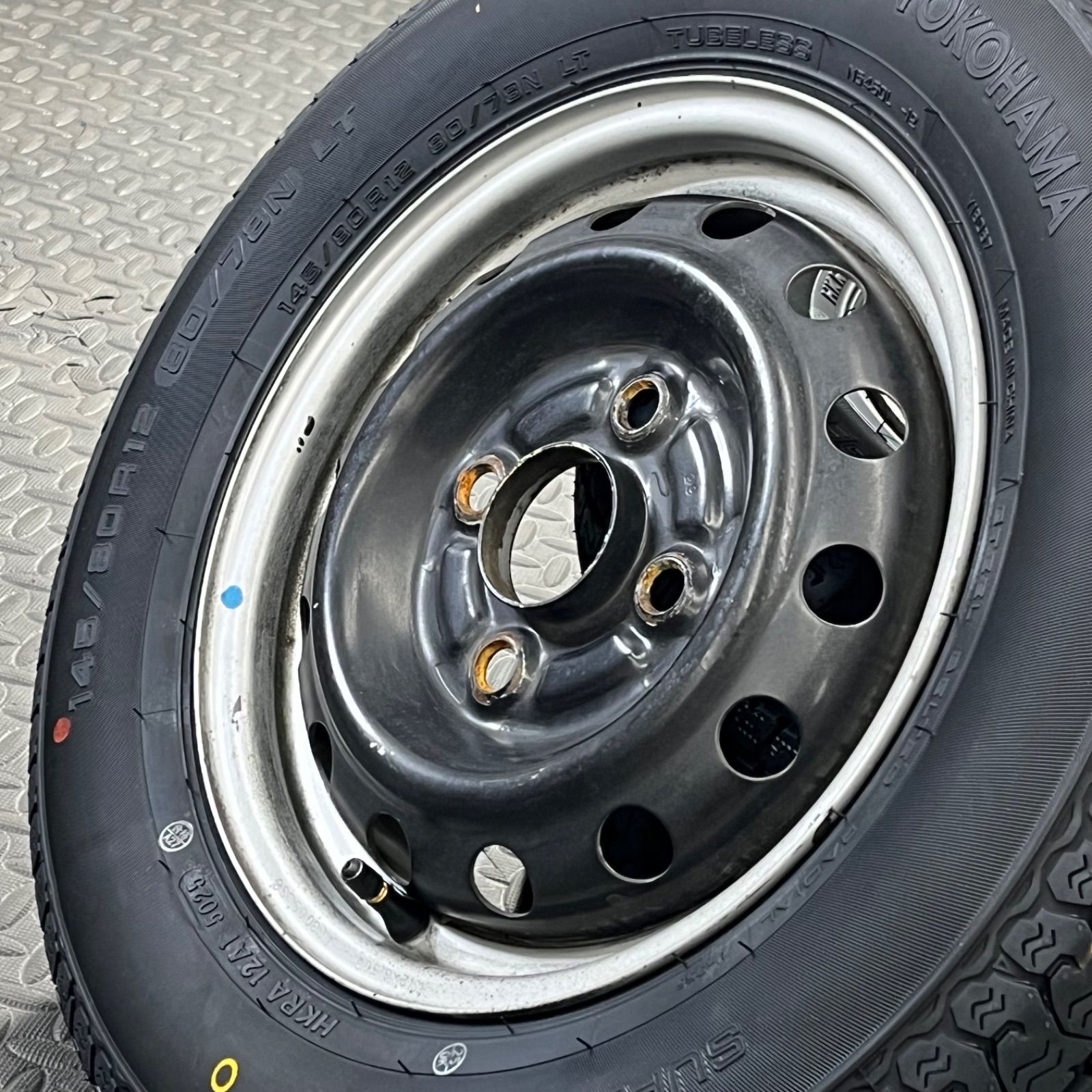 25年製 新品タイヤ 145/80R12 80/78N LT ヨコハマ スーパーバン356(夏 
