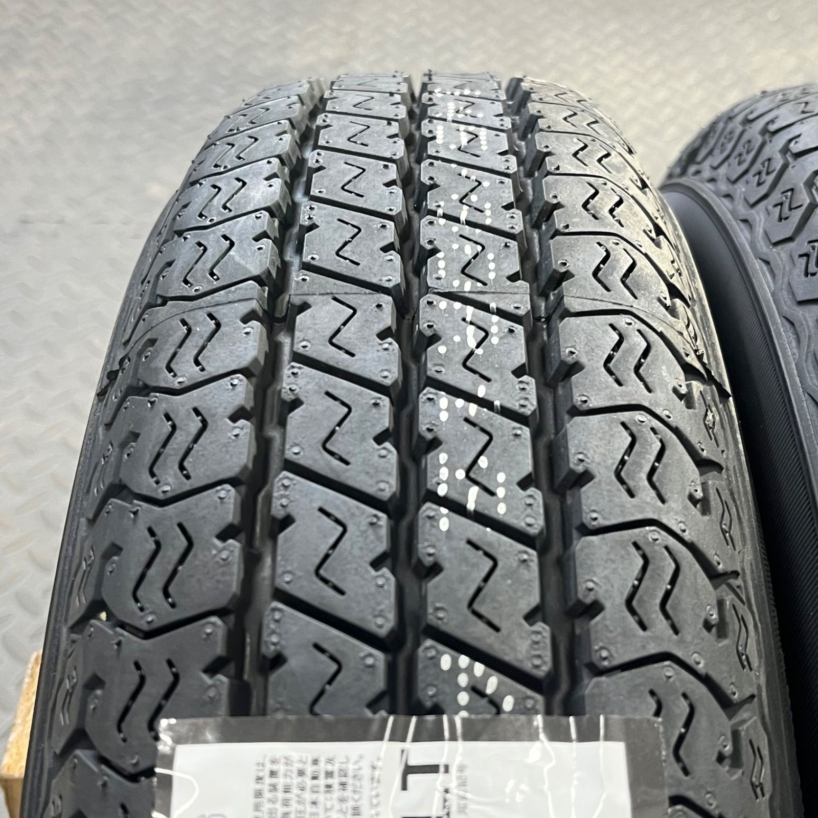 25年製 新品タイヤ 145/80R12 80/78N LT ヨコハマ スーパーバン356(夏