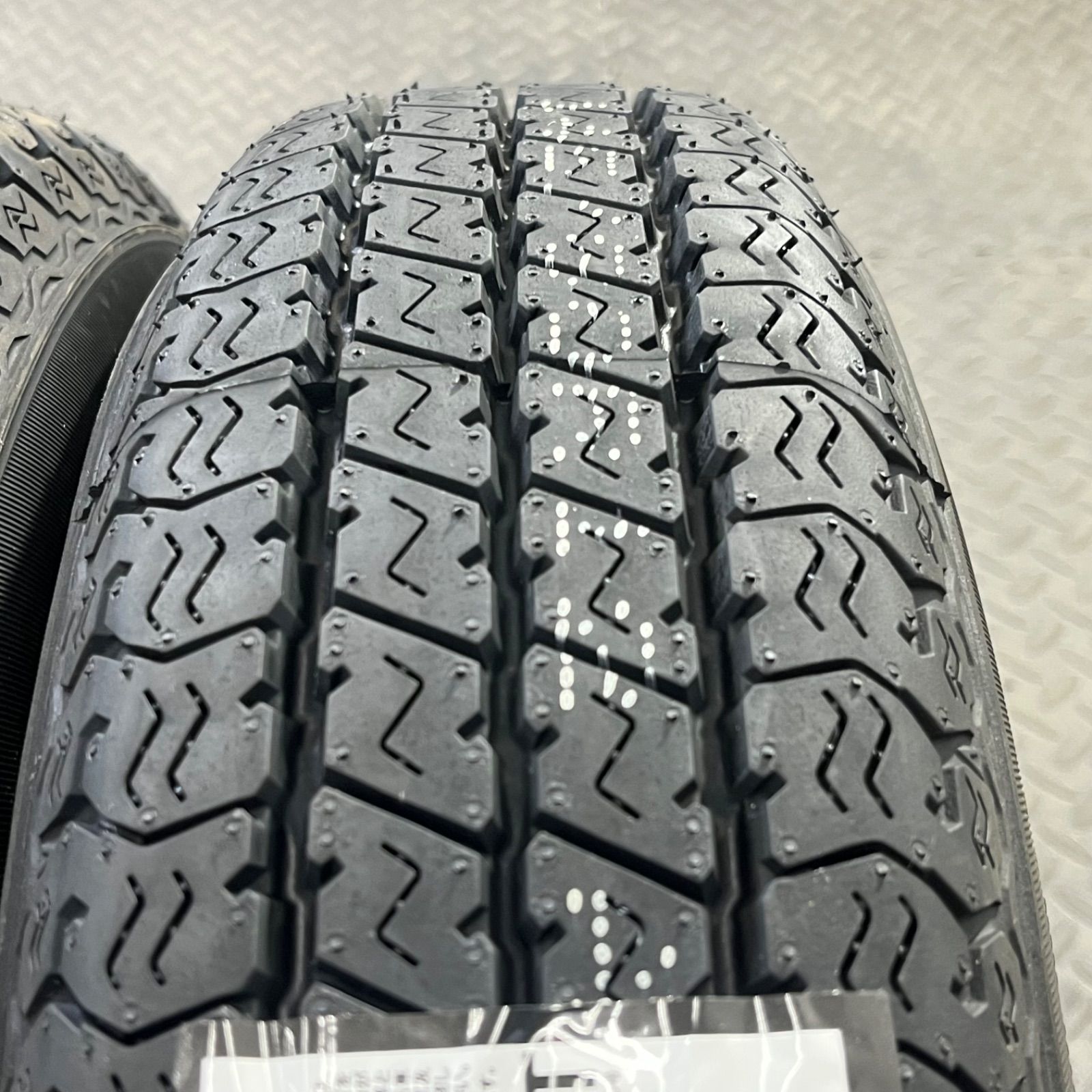 25年製 新品タイヤ 145/80R12 80/78N LT ヨコハマ スーパーバン356(夏 