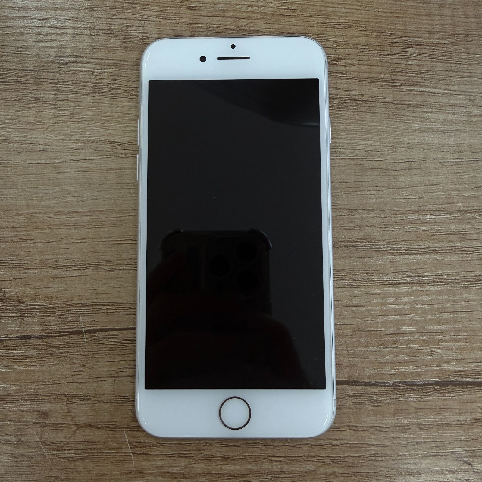 iPhone7 32GB シルバー⭐︎目立つ傷なし SIMフリー - メルカリ
