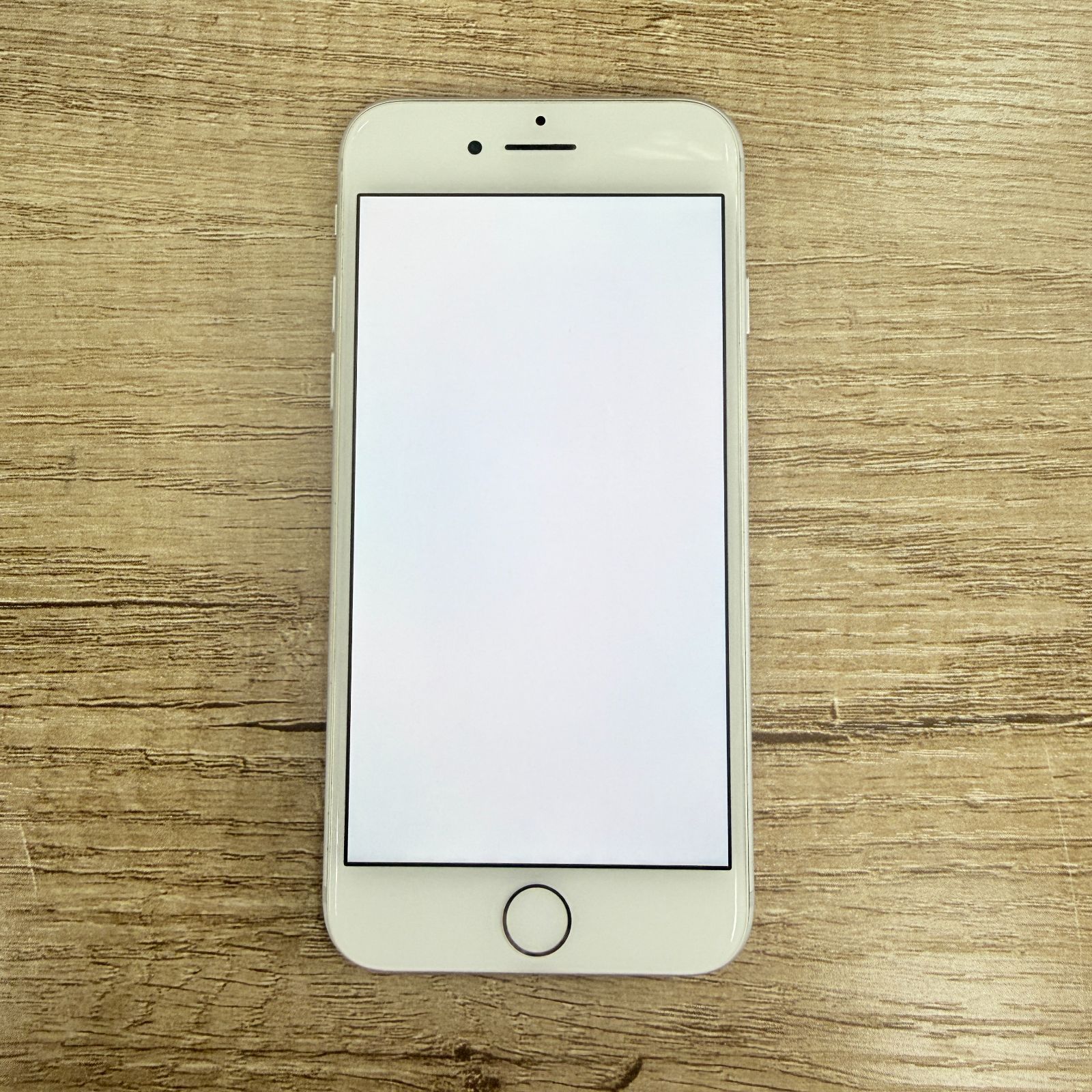 iPhone7 32GB シルバー⭐︎目立つ傷なし SIMフリー - メルカリ