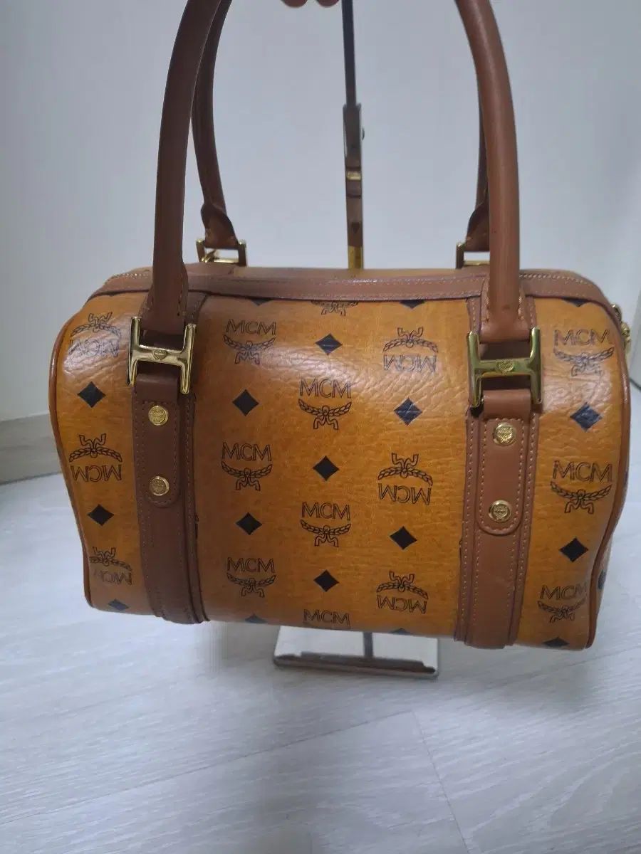 MCM ドローストリング ショルダーバッグ - メルカリ