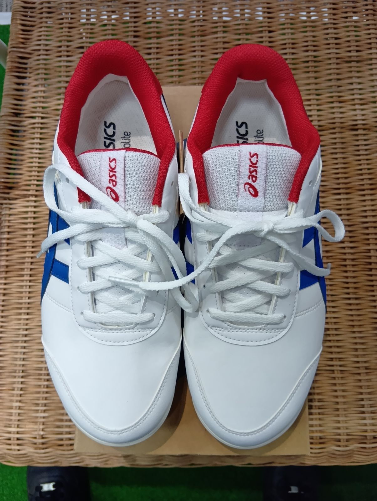 Sh【新品未使用】アシックス asics GEL-PRESHOT CLASSIC 4 1113A054 