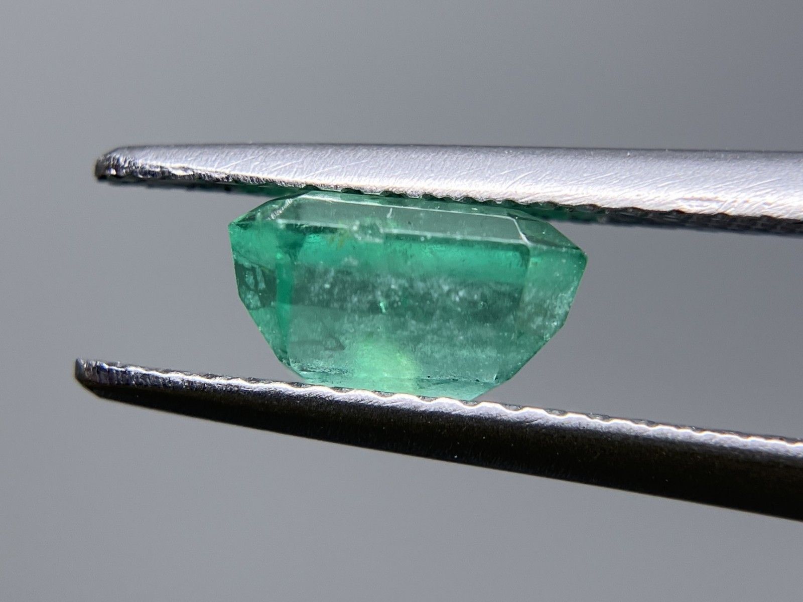 エメラルド 1.223ct 宝石ソーティング付き 7.3㎜×5.1㎜×4.1㎜ ルース 