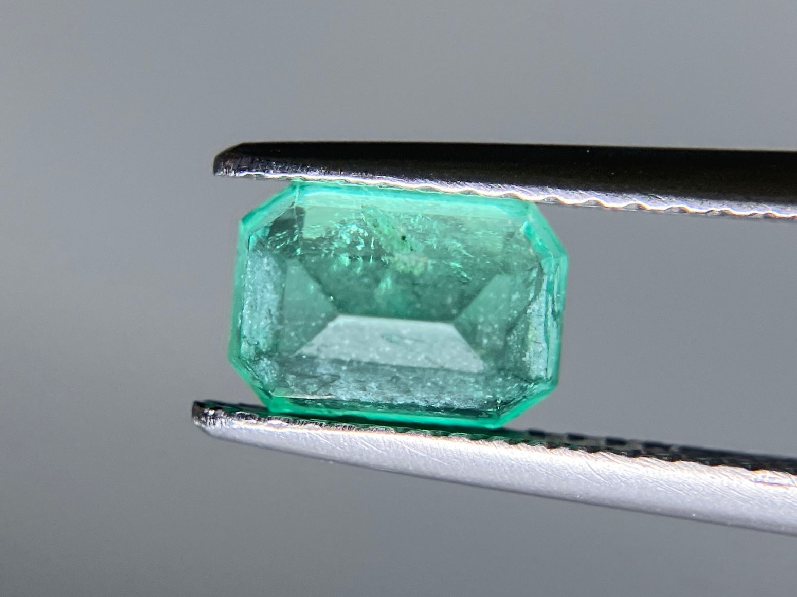 エメラルド 1.223ct 宝石ソーティング付き 7.3㎜×5.1㎜×4.1㎜ ルース 