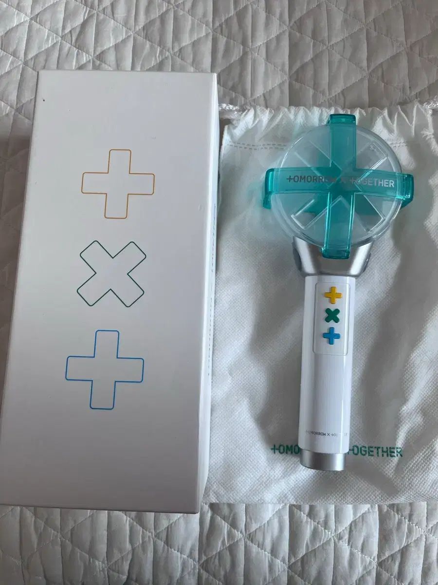 TXT TOMORROW X TOGETHER OFFICIAL LIGHT STICK Ver.2 w⁄ Strap, Bag