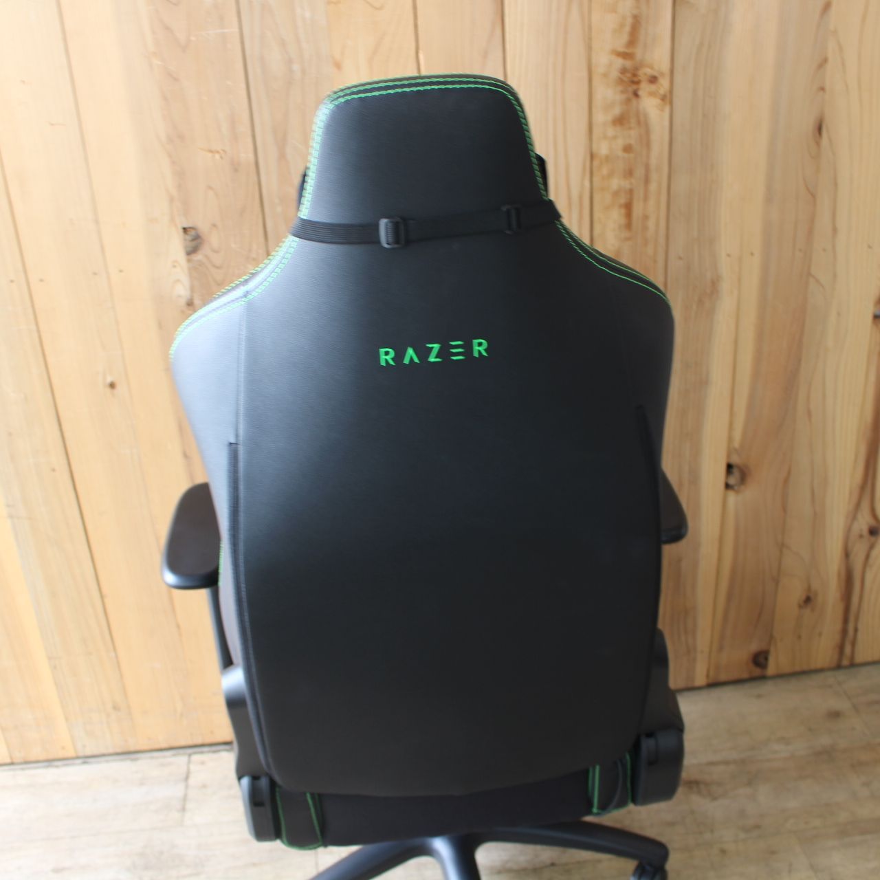 519)【昇降不良/美品】Razer Iskur ゲーミングチェア 可動式ランバー 