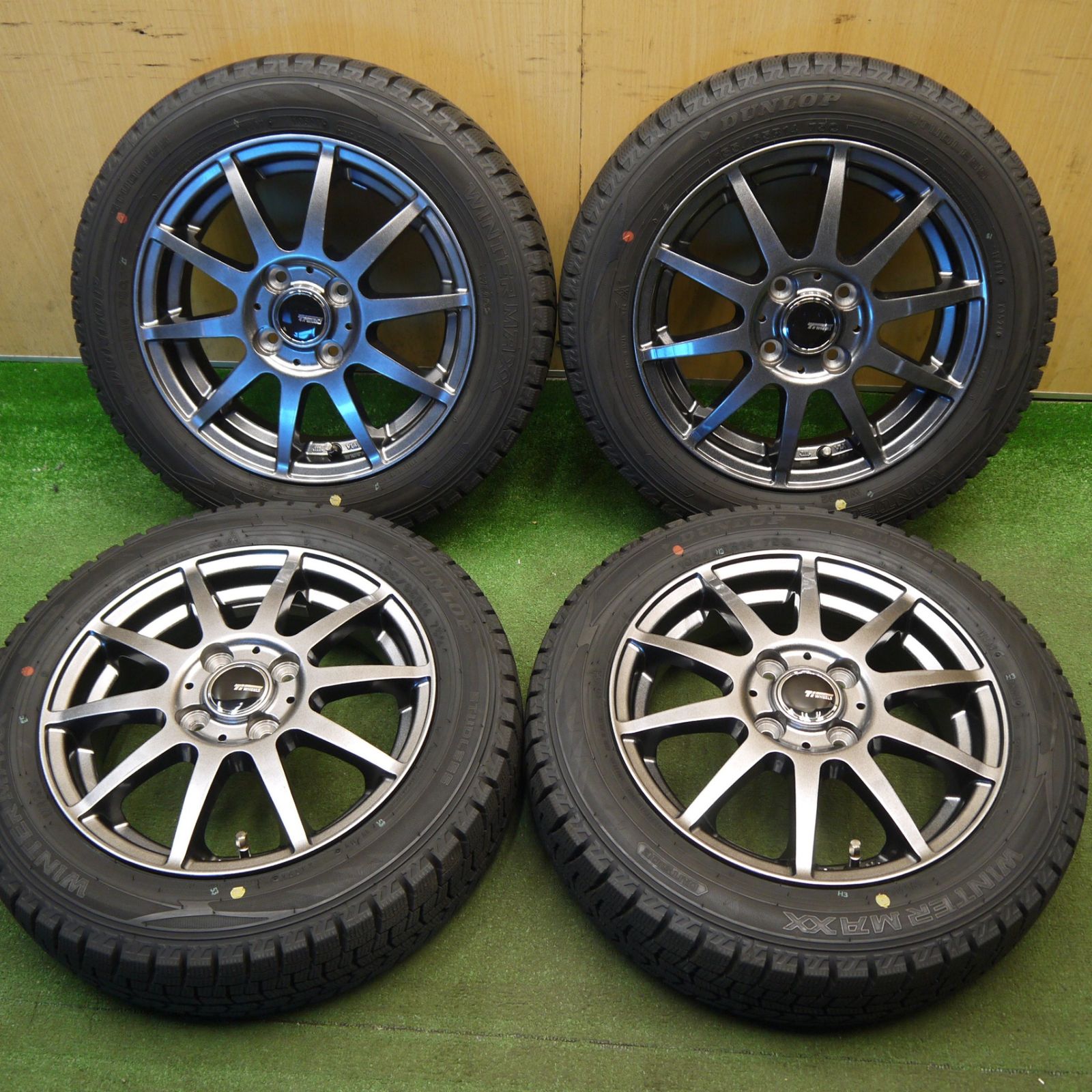 バリ溝！24年！キレイ！9.5分以上☆スタッドレス 155/65R14 ダンロップ 
