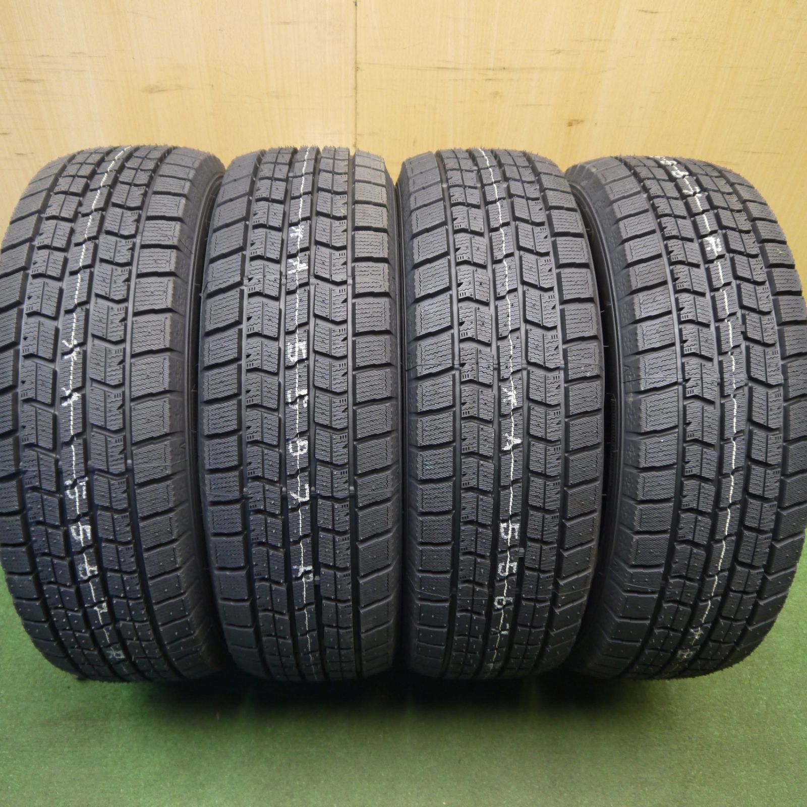 未使用！25年☆スタッドレス 195/65R15 グッドイヤー アイスナビ7 