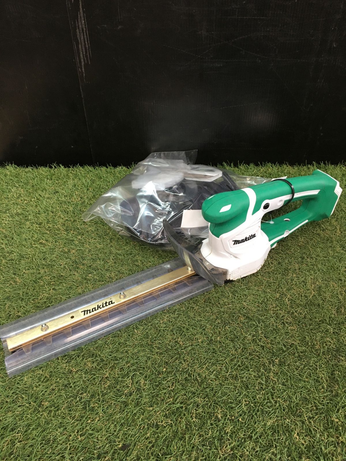 makita 160mm充電式芝生バリカン MUM600DSH MUM600D」の人気商品一覧