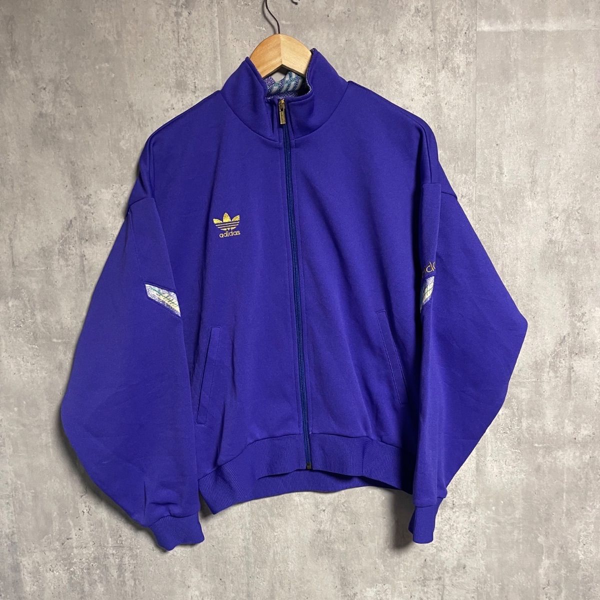 80s デサント製 adidas アディダス セットアップ トラックジャケット 激レア 80s デサント製 アディダス セットアップ 刺繍ロゴ 紫 ATS-303P