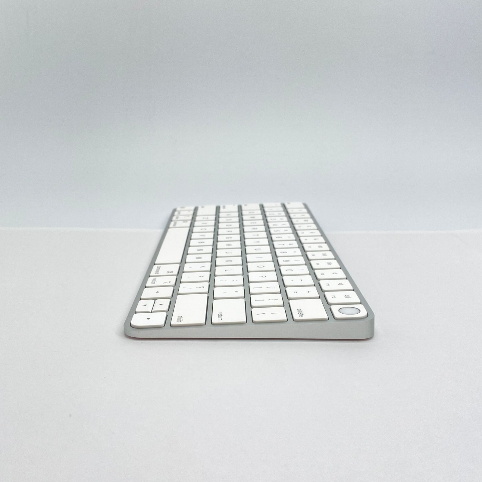 美品 Apple Magic Keyboard with Touch ID US配列 MXCK3LL/A A3118