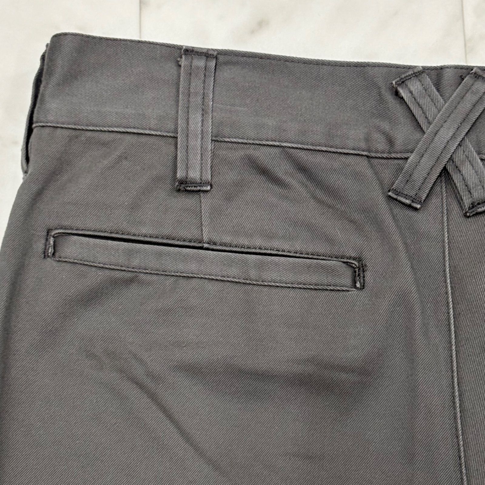 b) GOD SELECTION XXX ゴットセレクショントリプルエックス パンツ