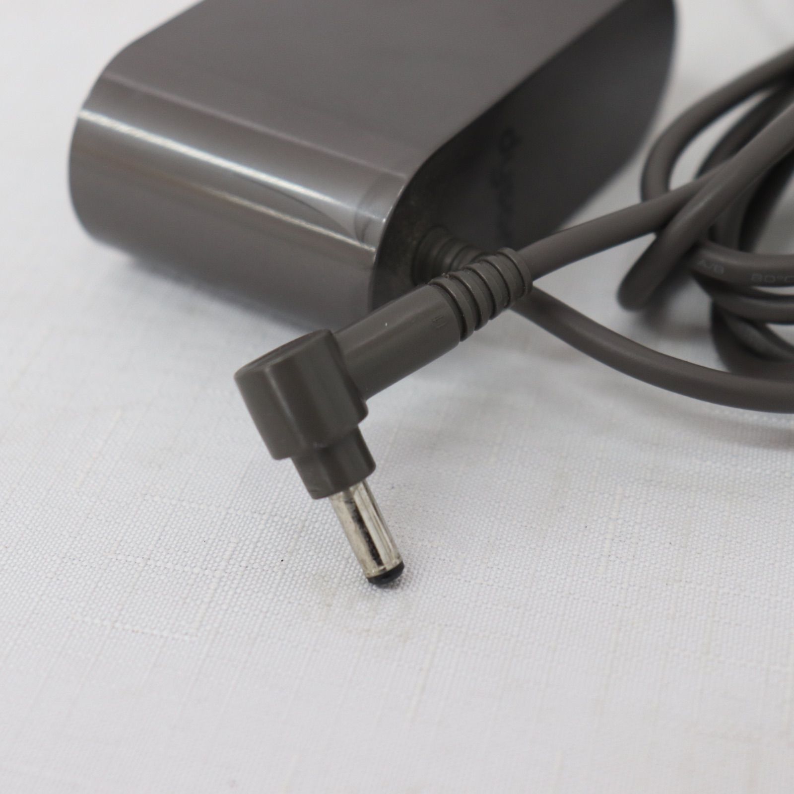 ダイソン v10 充電方法 dysonV10本体 各種アタッチメント スタンド充電