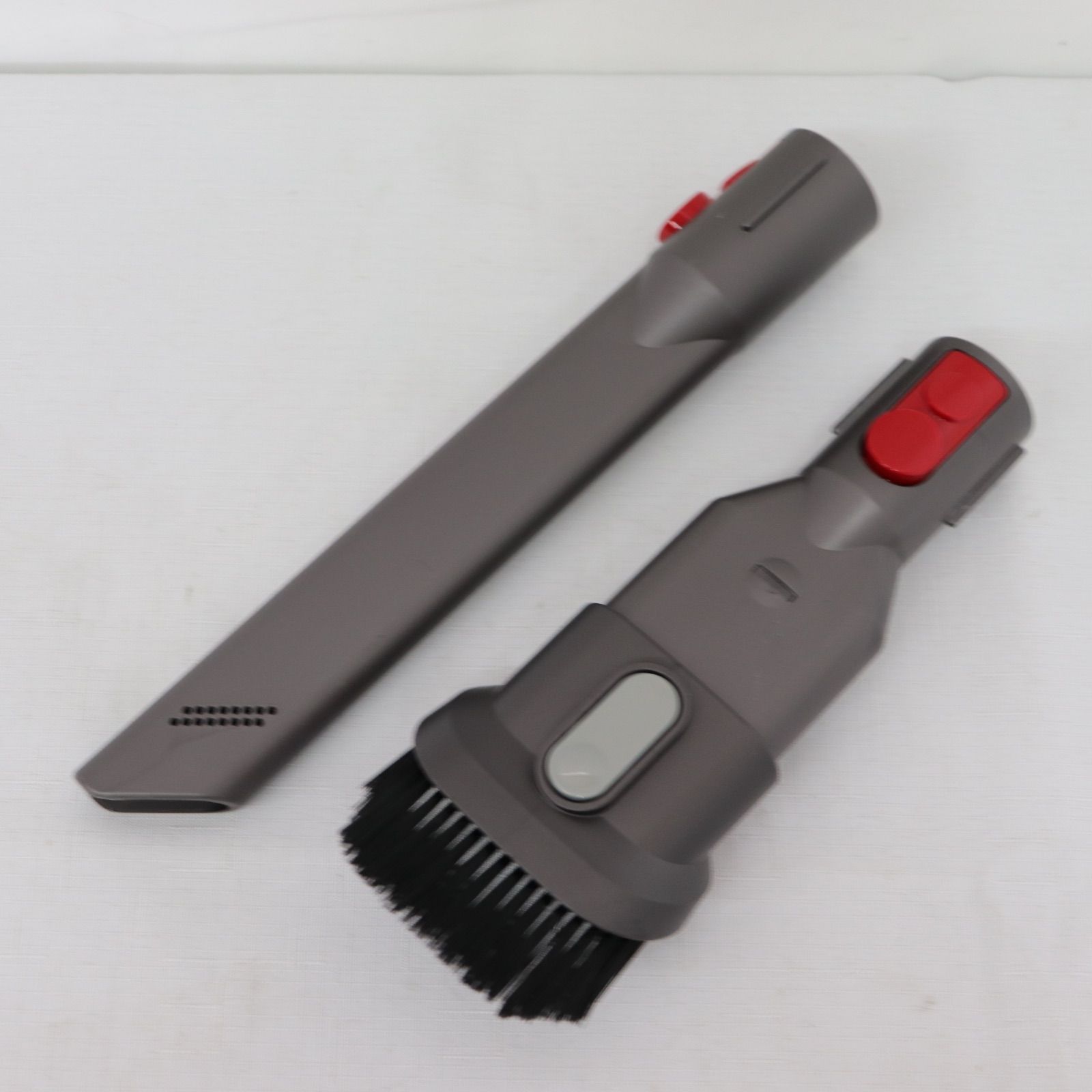 Dyson V10 （SV12） スティッククリーナー 各種ノズル付き Dyson Cyclone V10 Fluffy (SV12 FF LF) | 掃除機 | ダイソン公式