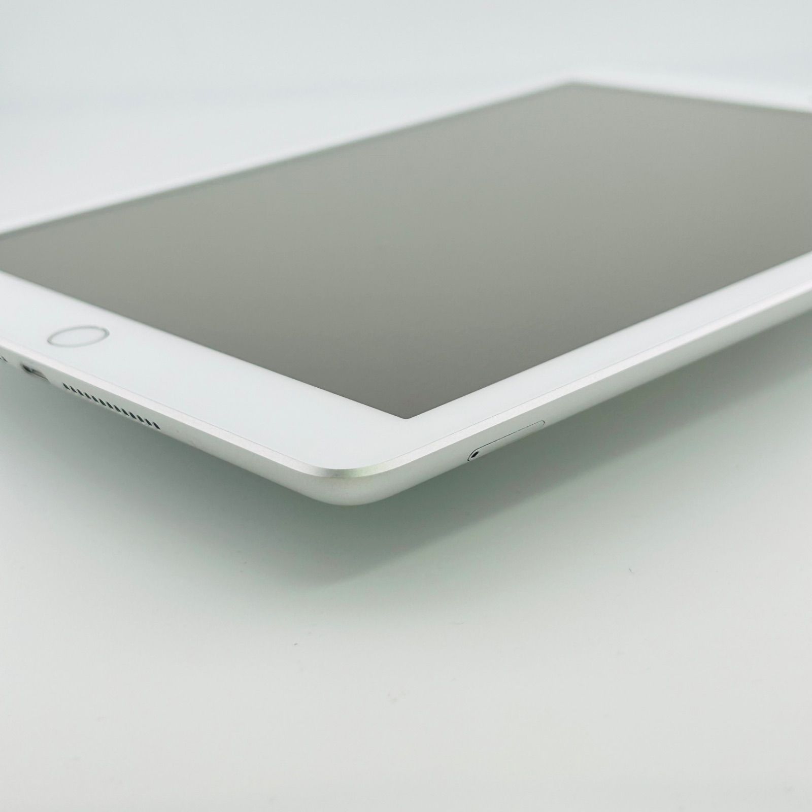 MP272J/A] [docomo:〇] Apple iPad (第5世代) Wi-Fi+Cellularモデル