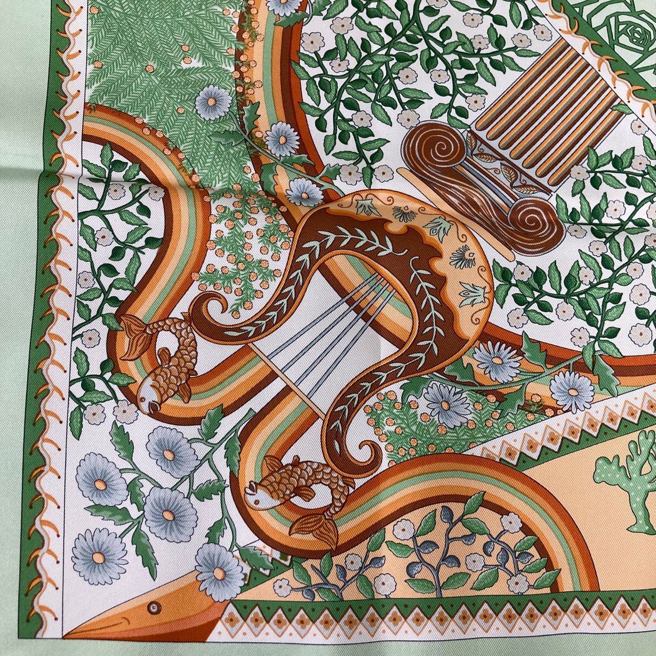 HERMES】エルメス スカーフ カレ90 AXIS MUNDI 世界の中心軸 シルク100