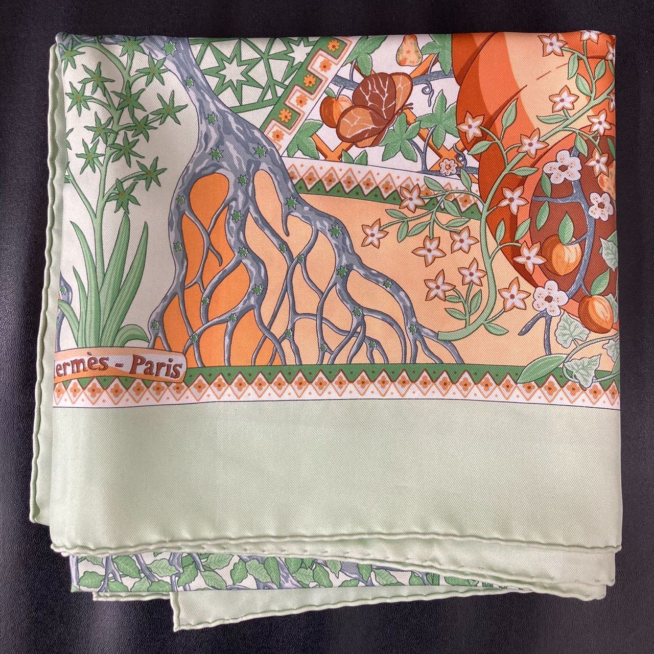 HERMES】エルメス スカーフ カレ90 AXIS MUNDI 世界の中心軸 シルク100