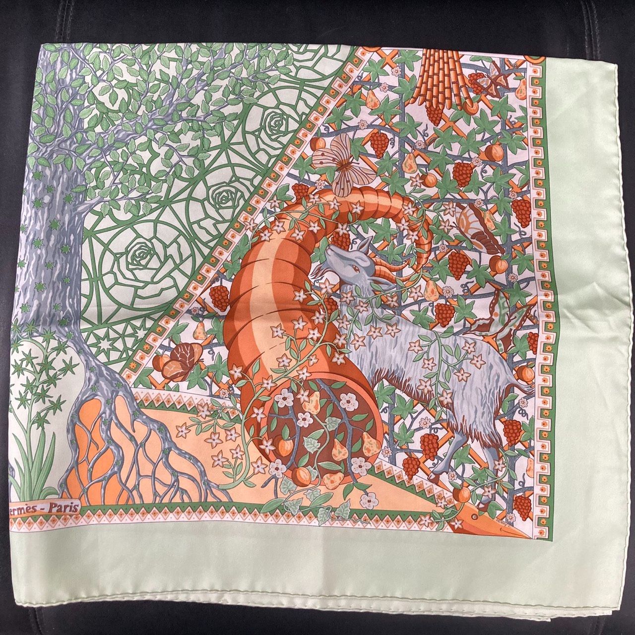 HERMES】エルメス スカーフ カレ90 AXIS MUNDI 世界の中心軸 シルク100