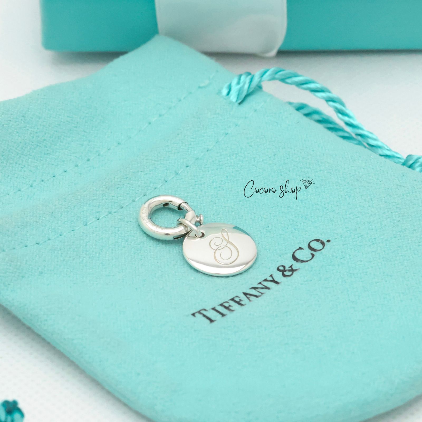 レディース Tiffany & Co. ノーツレターイニシャルチャーム M SV925