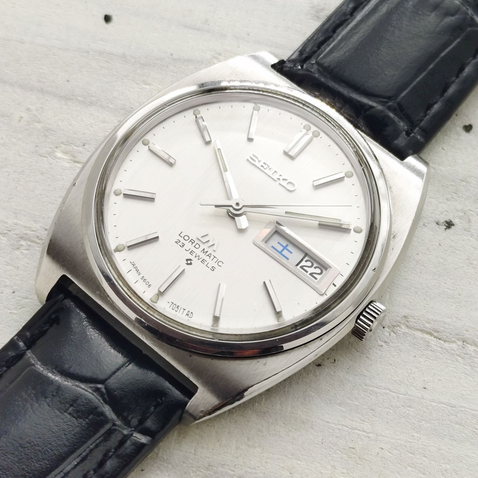 1969年11月製造 カレンダー揺動レバー金属製に交換済み自動巻き