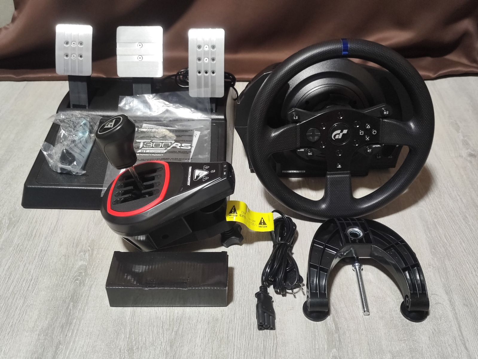 THRUSTMASTER T300RS GT Edition ＋ TH8S set【中古品】 ハンコン 