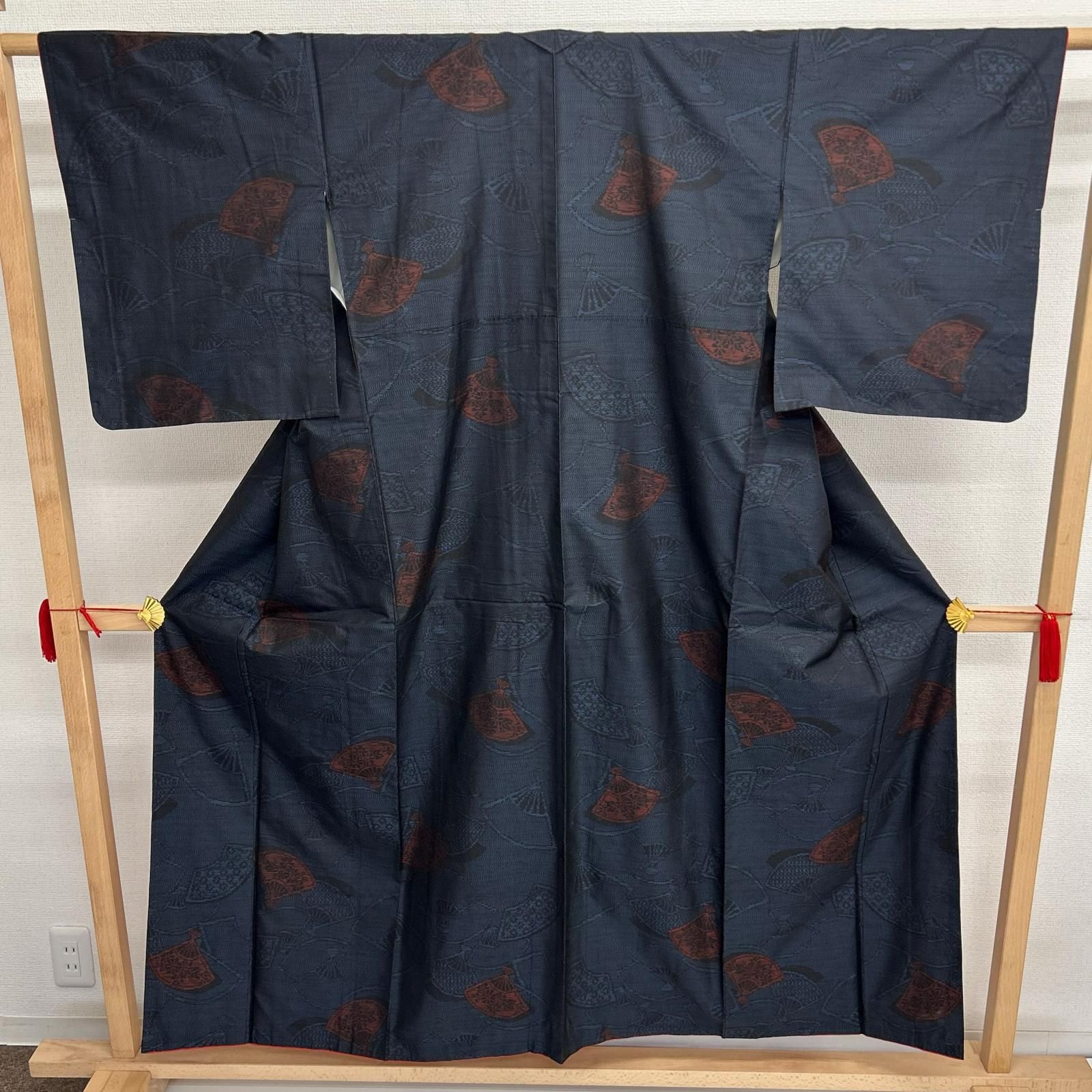 本場大島紬 正絹 泥藍染め 横双 扇の絣 袷 着物 MK-5589 - メルカリ