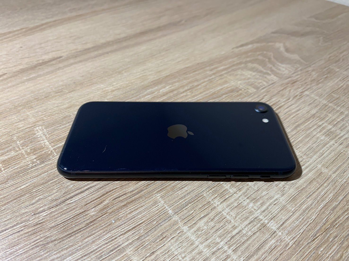 iPhone SE 3世代 64GB BK ジャンク品 - メルカリ