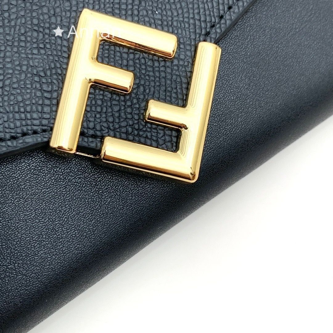 最終値下げ！レディース FENDI フェンディ ショルダーバッグ