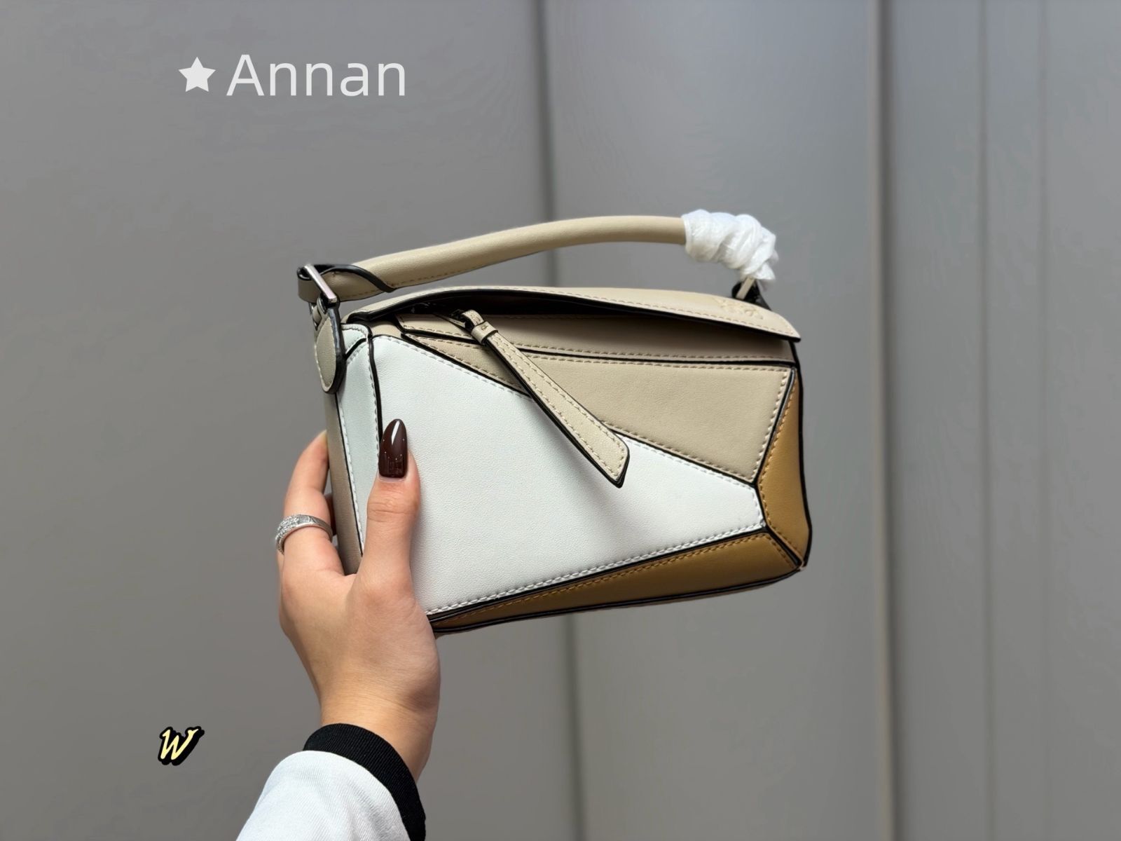 限界 【未使用品】最終値下げ 超超美品レディース LOEWE ロエベ 