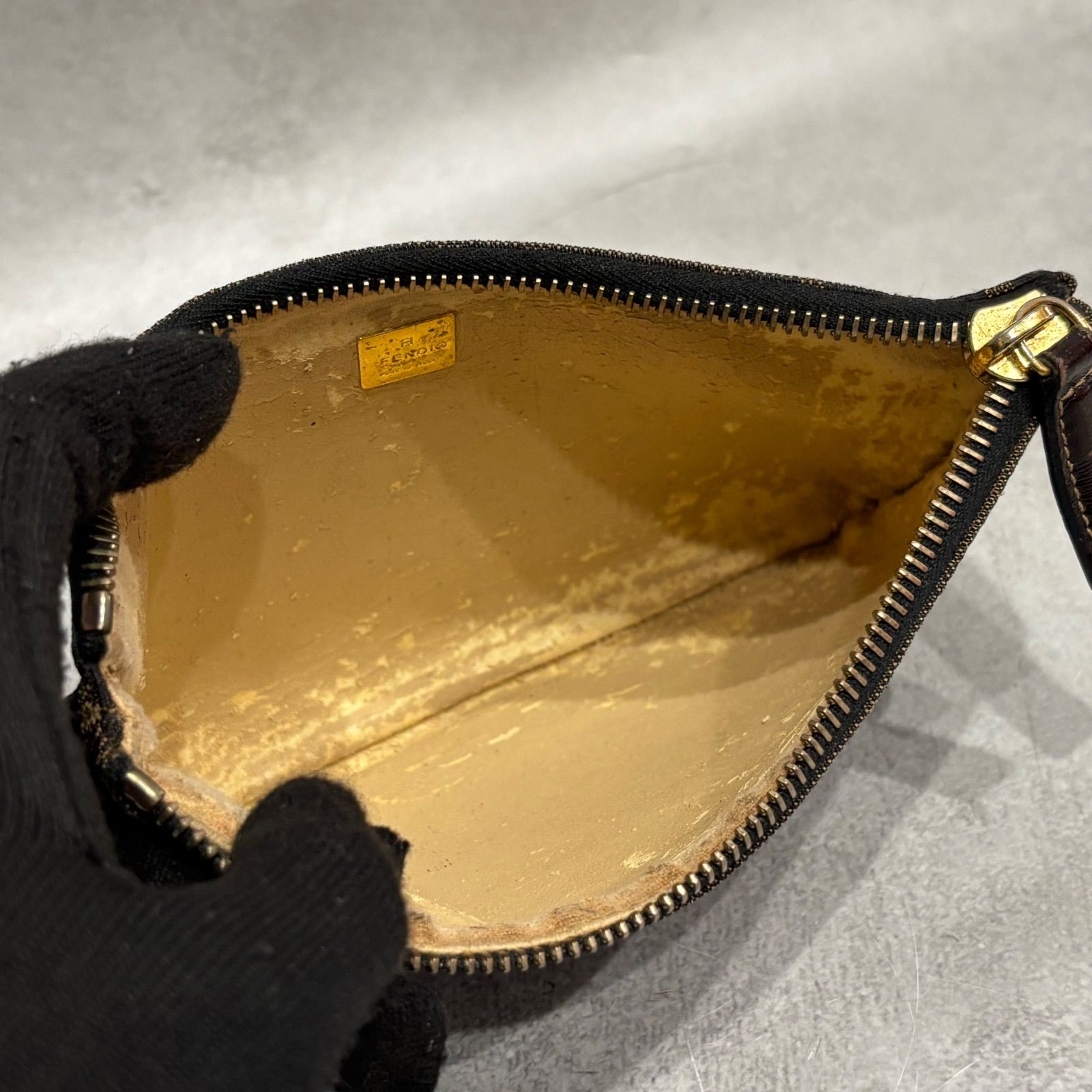 FENDI フェンディ ズッカ柄 FF柄 ポーチ ミニポーチ 小物入れ マルチ