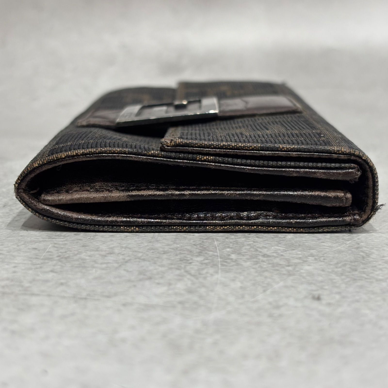 FENDI フェンディ ズッカ FFロゴ キャンバス レザー 長財布 二つ折り長