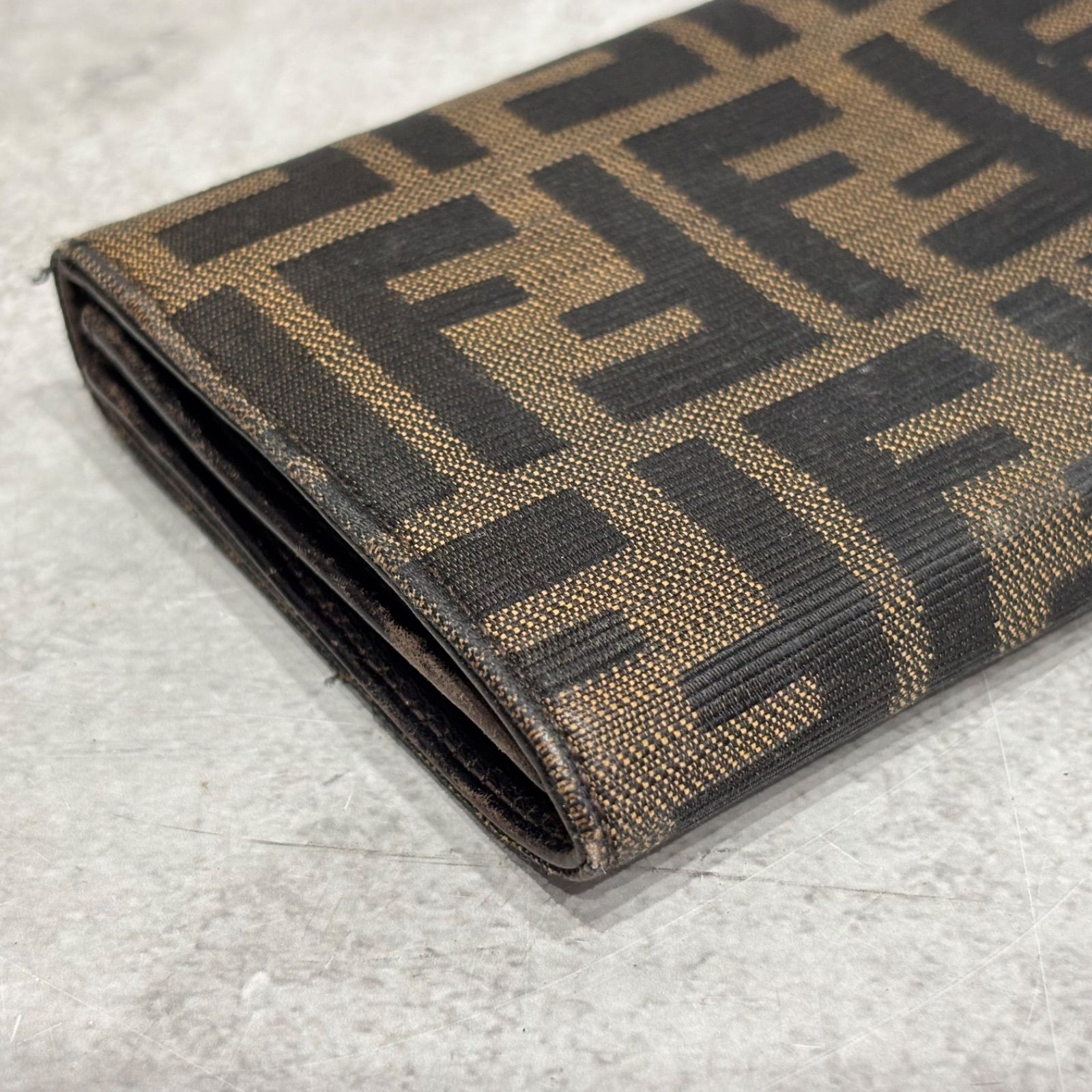 FENDI フェンディ ズッカ FFロゴ キャンバス レザー 長財布 二つ折り長