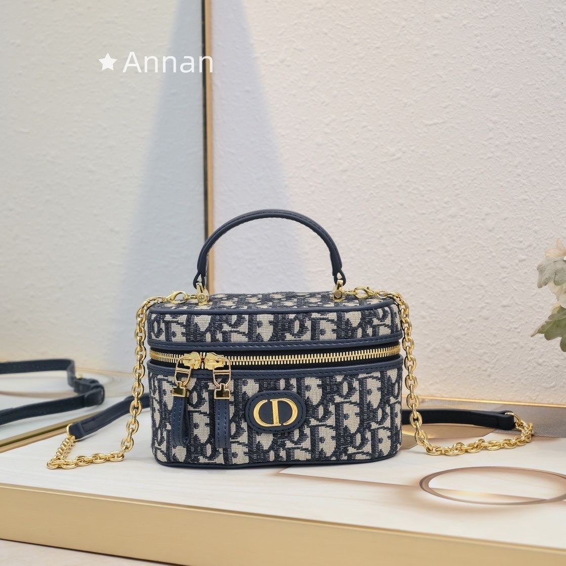 未使用品】最終値下げ送料無料レディース Christian Dior 未使用品】最終値下げ送料無料レディース Christian Dior