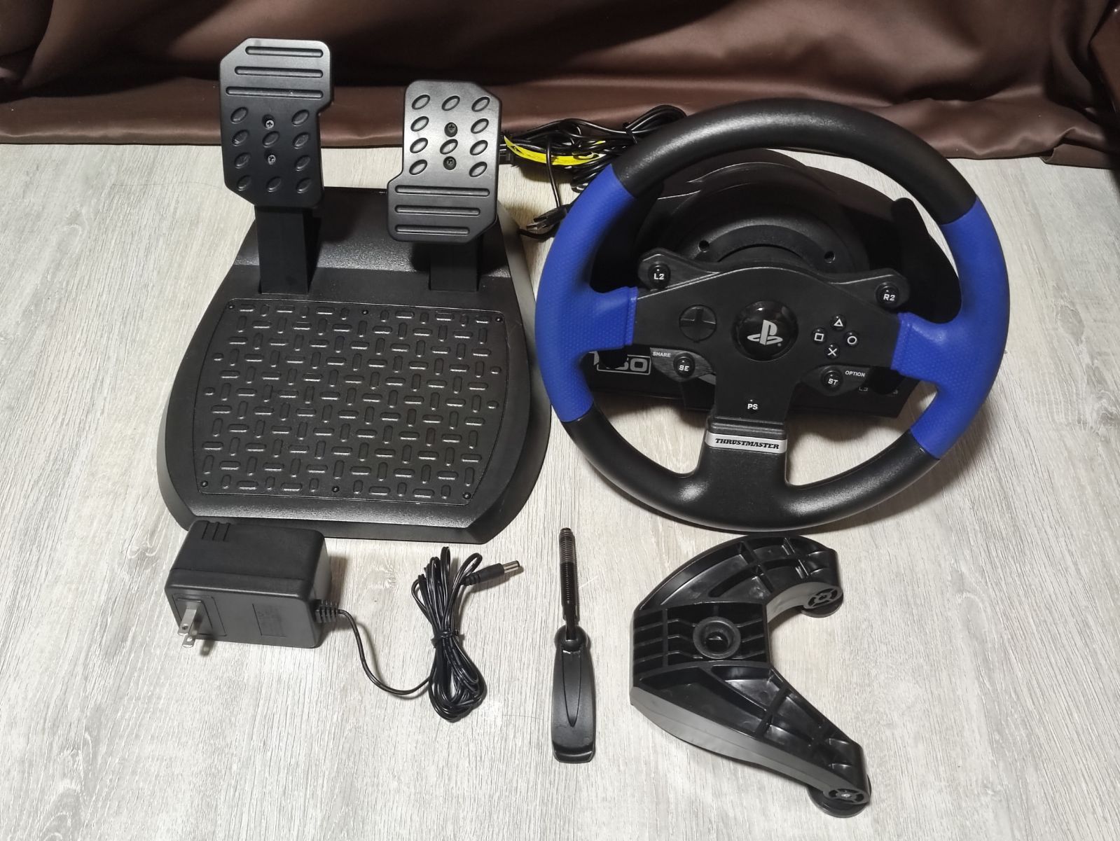 THRUSTMASTER T150【中古品】 ハンコン - メルカリ