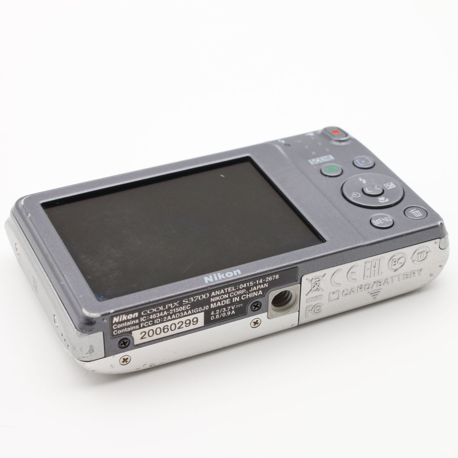 美品】 Nikon COOLPIX S3700 シルバー 光学8倍ズーム 2005万画素
