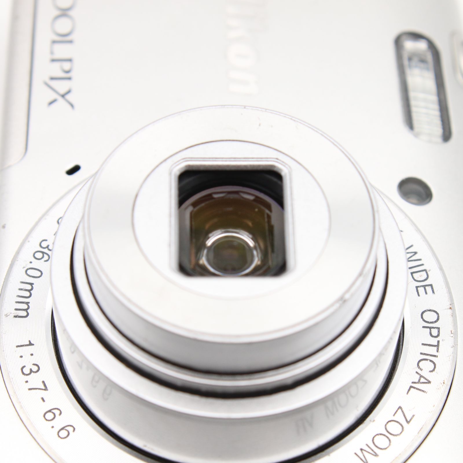 美品】 Nikon COOLPIX S3700 シルバー 光学8倍ズーム 2005万画素