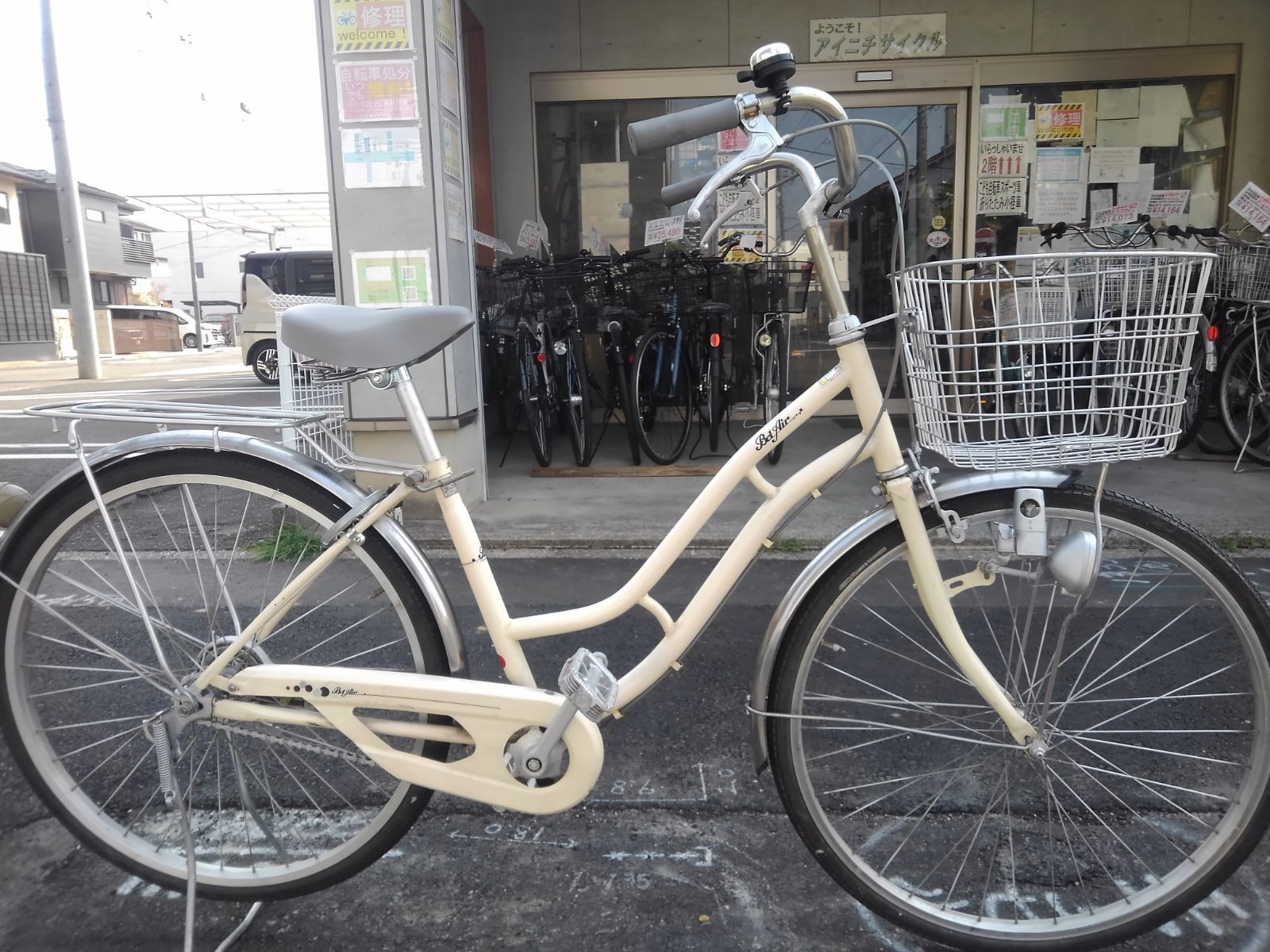引き取り限定！(名古屋市昭和区)中古自転車4042 前後タイヤ新品 