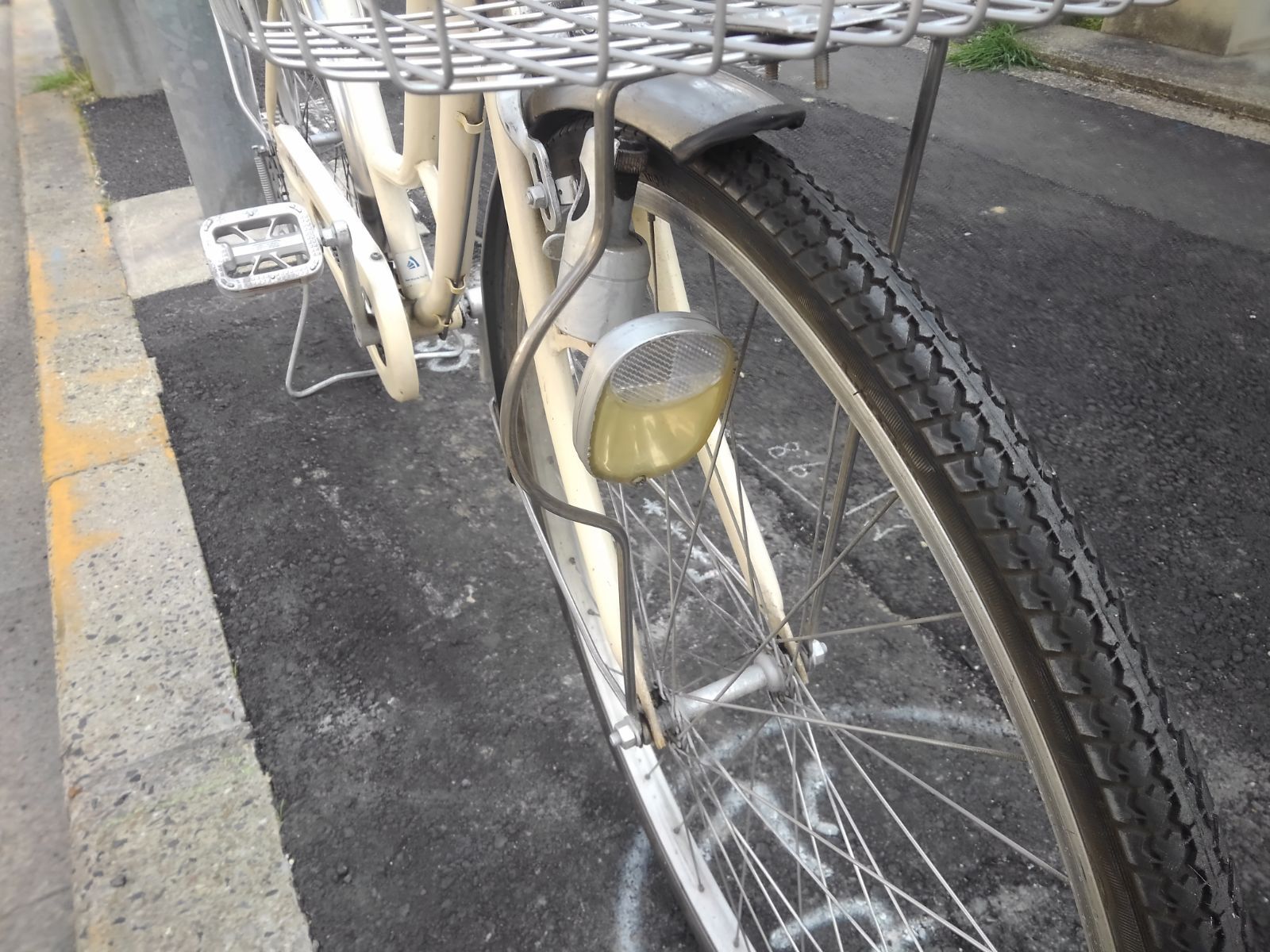 引き取り限定！(名古屋市昭和区)中古自転車4042 前後タイヤ新品 