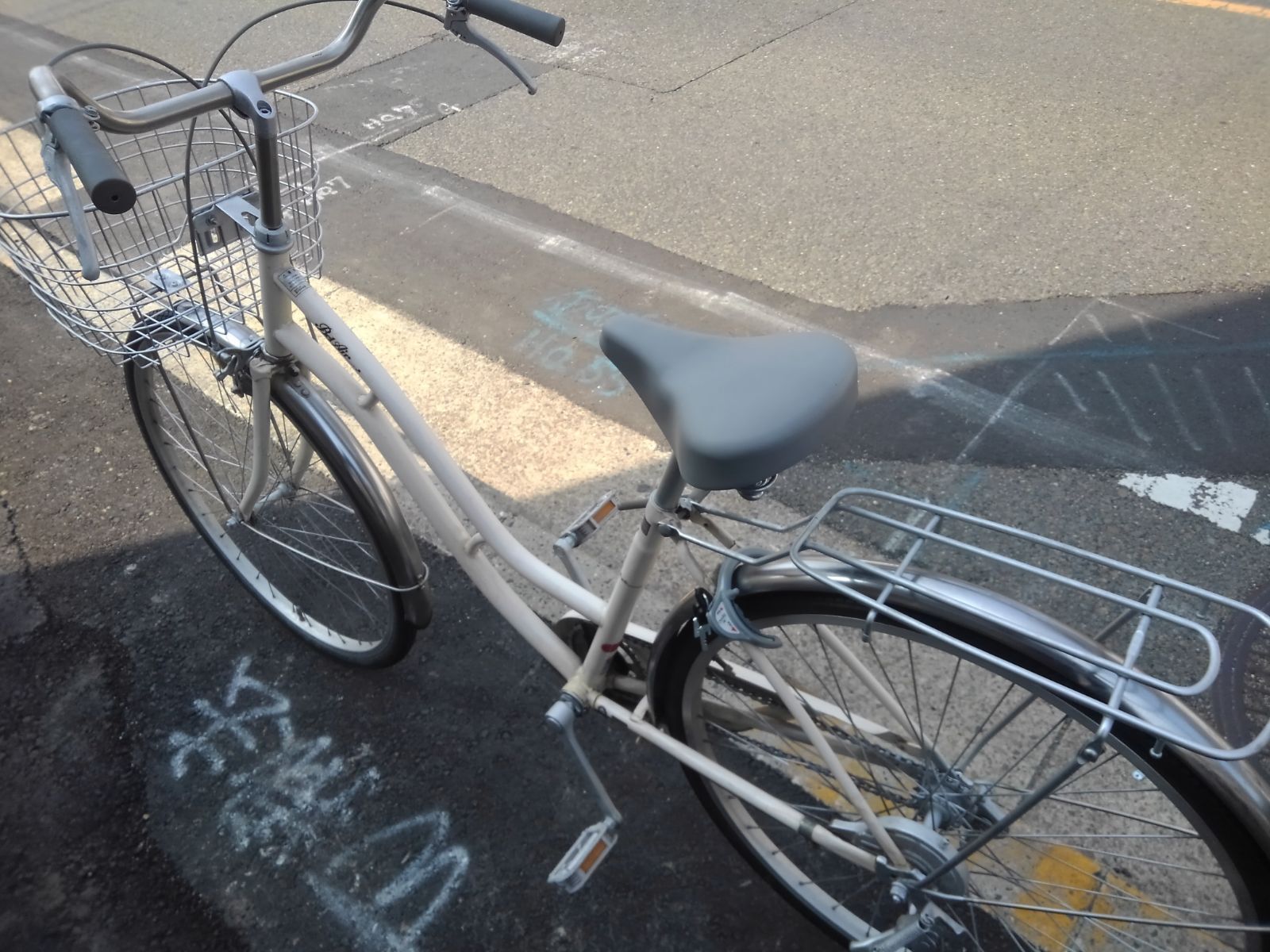 引き取り限定！(名古屋市昭和区)中古自転車4042 前後タイヤ新品 
