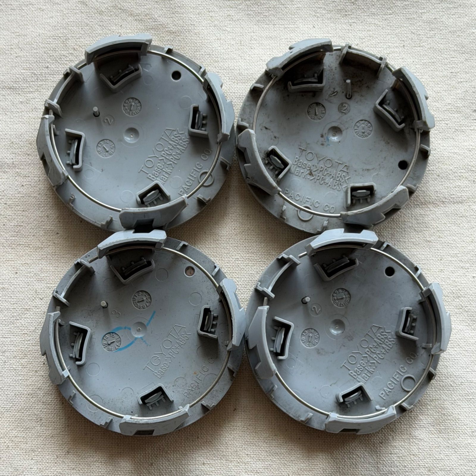 256 、TOYOTA トヨタ純正 ホイールキャップ センターキャップ 外径62mm 