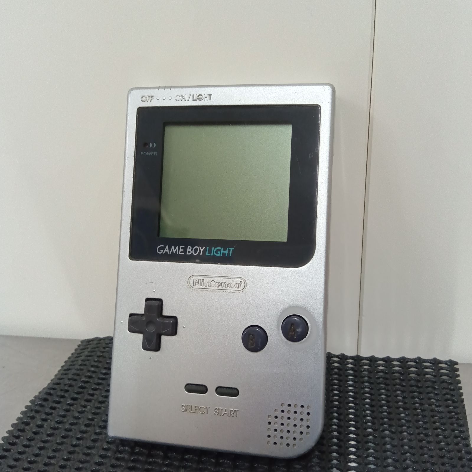 ゲームボーイライト GAMEBOY LIGHT シルバー - メルカリ