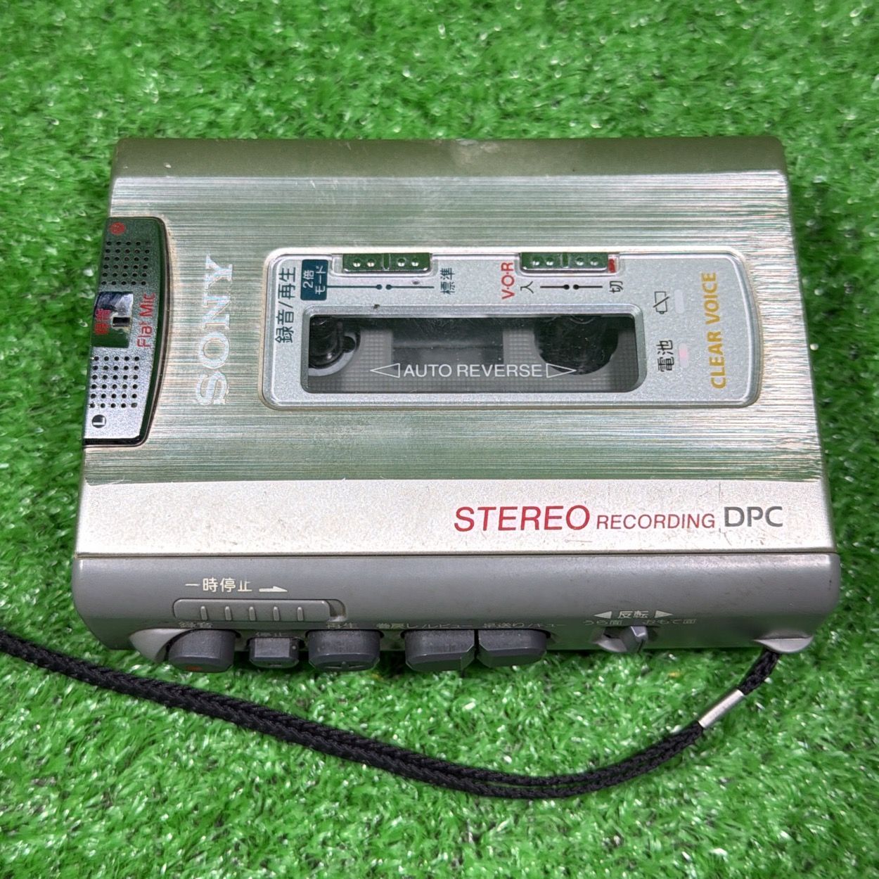 動作品：TCS-600 Sony ステレオカセットテープレコーダー、電池付 電池通電確認済/現状品】SONY TCS-600 シルバー ステレオカセット