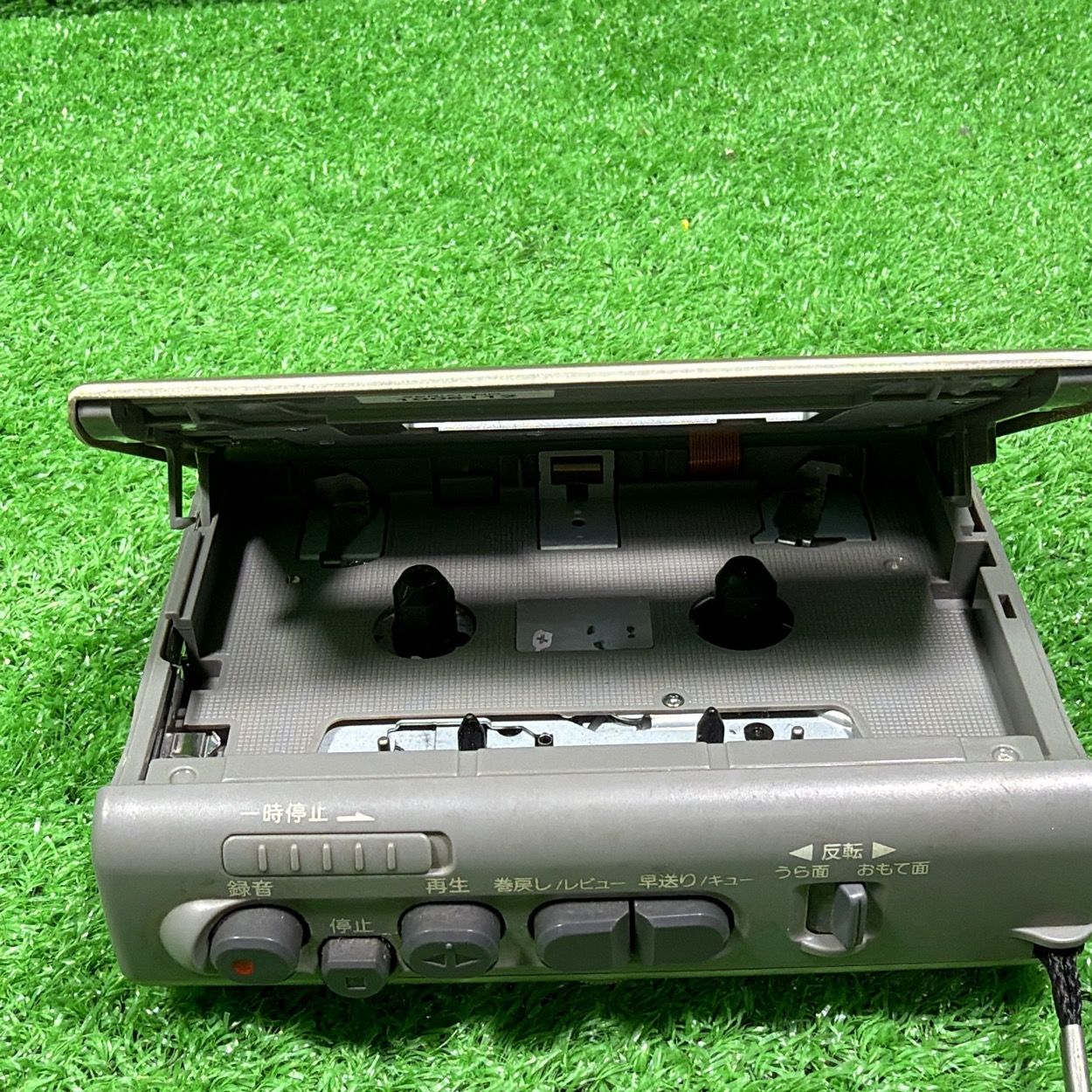 電池通電確認済/現状品】SONY TCS-600 シルバー ステレオカセット