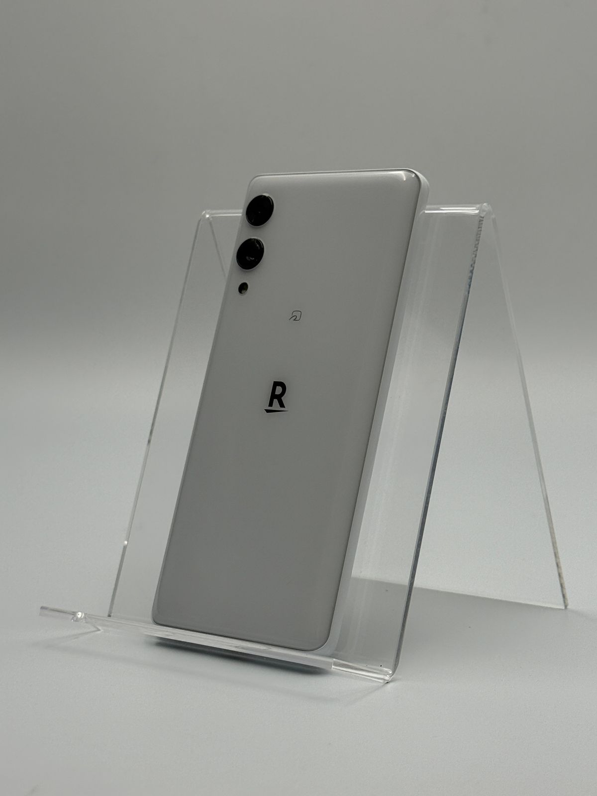 Rakuten Hand 5G P780 ホワイト 中古B - メルカリ