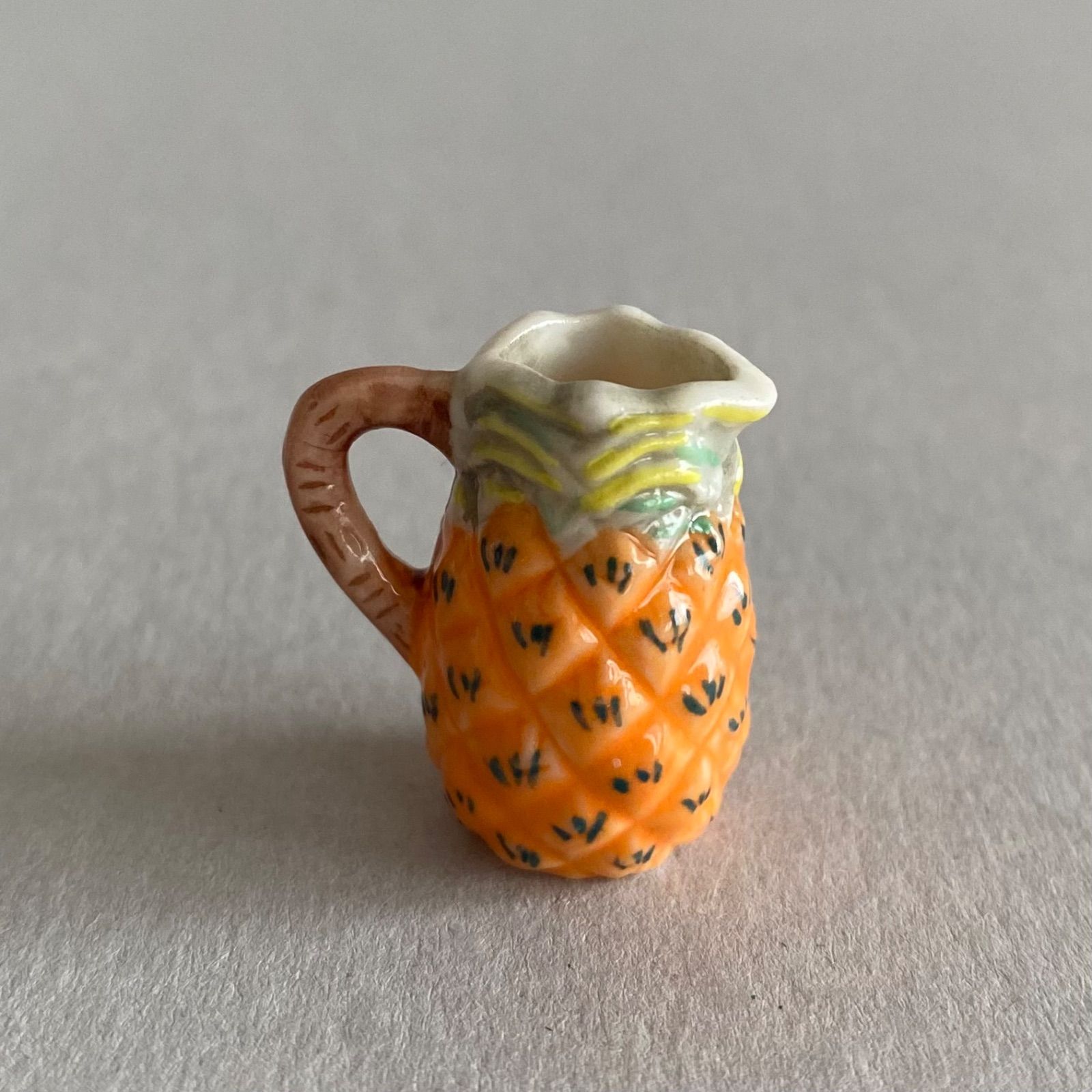 フランスアンティーク 白磁のピシェ 陶器ピッチャー ゴールドライン花 