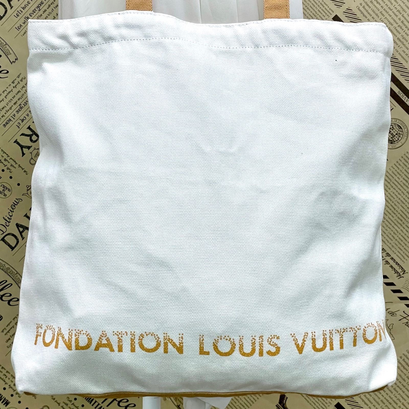 ルイヴィトン フォンダシオン 美術館 限定 トート バッグ 白