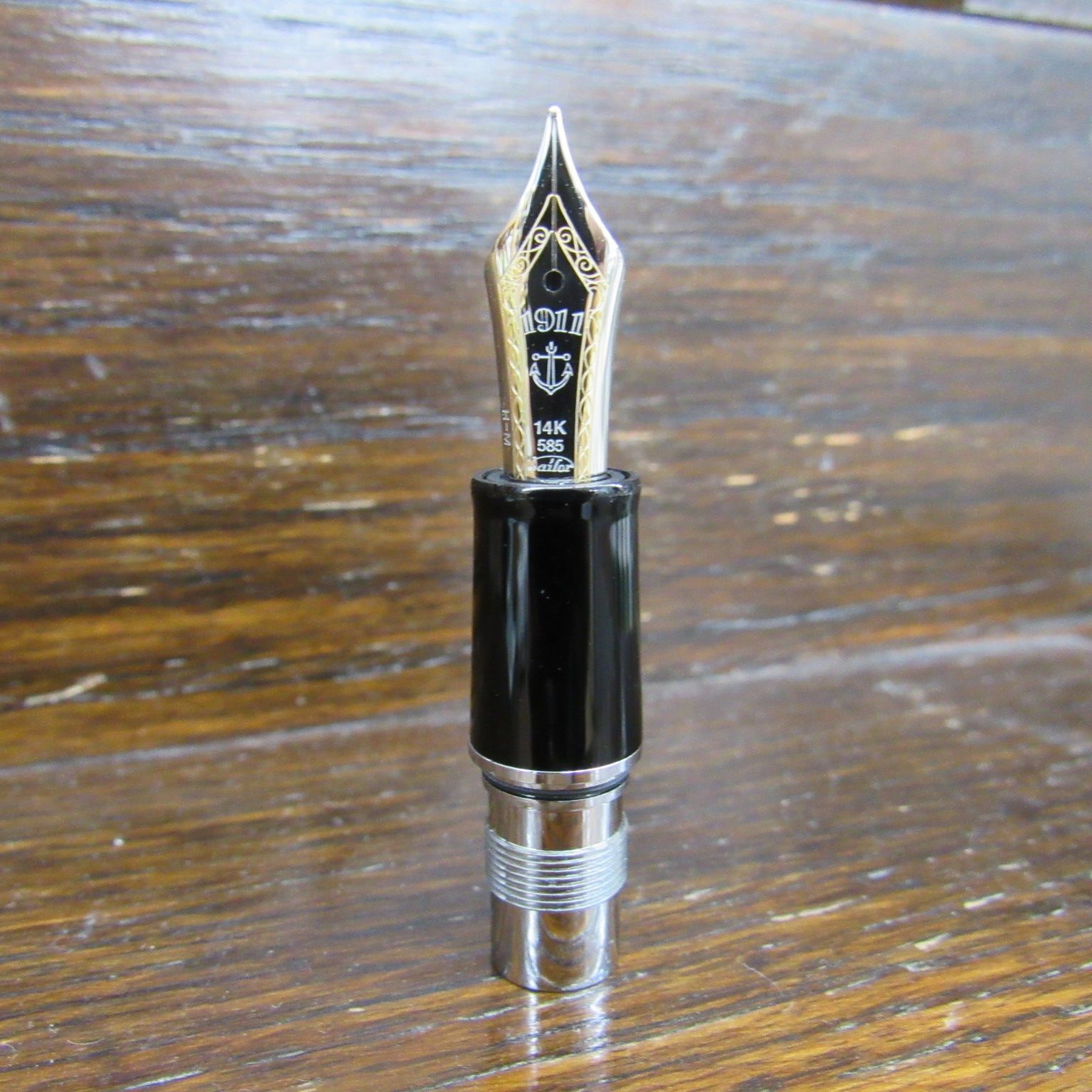 SAILOR 万年筆 銀閣 万年筆 K14 未使用品 セーラー 万年筆 SAILOR プロフェッショナルギア 銀 K14